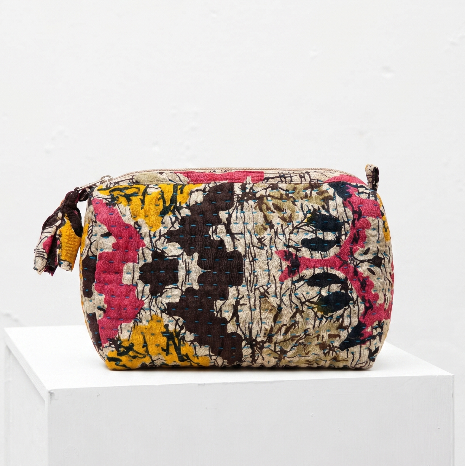 <tc>Sari toilet bag (medium)</tc>
