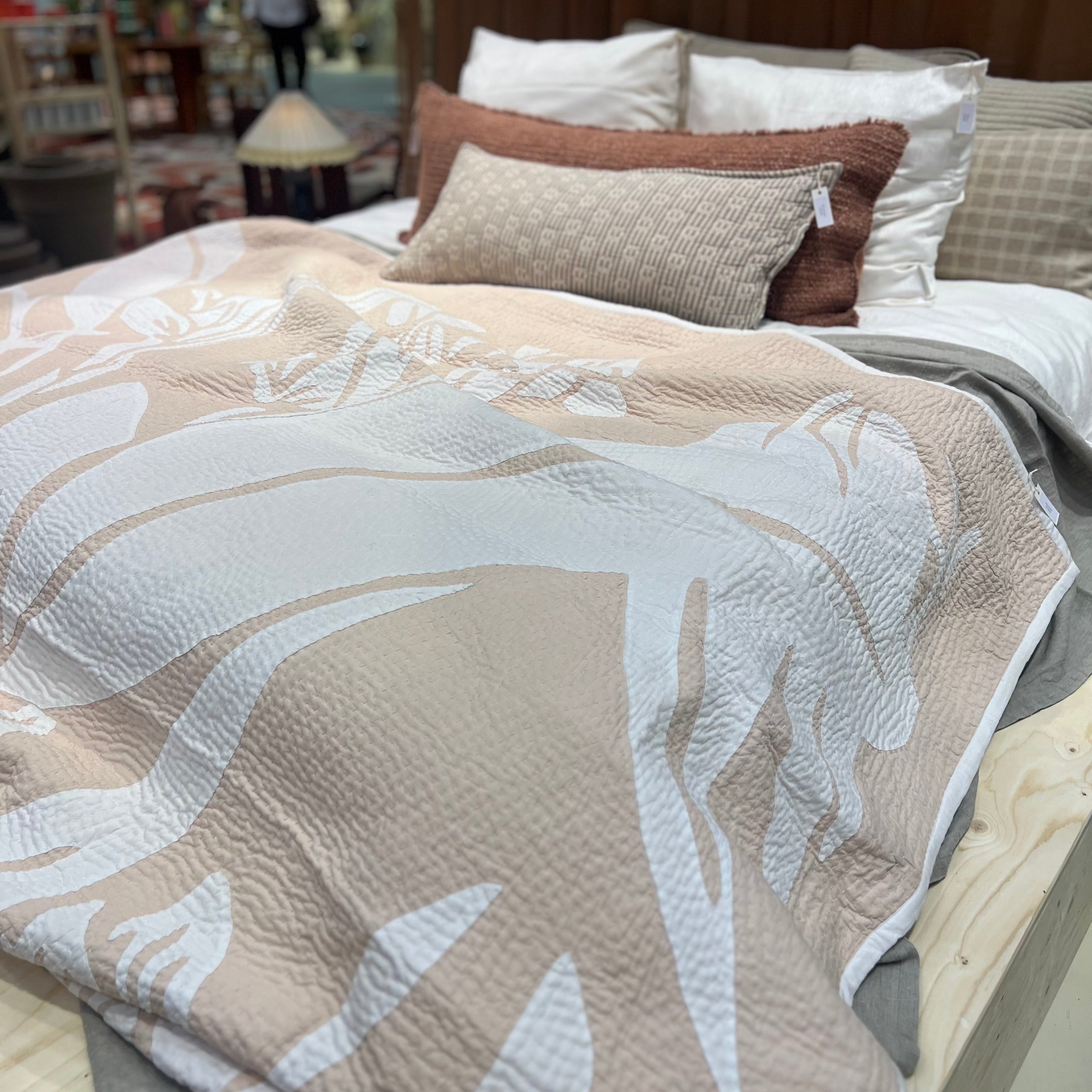 <tc>One-of-a-kind bedspread 240 x 260 cm</tc>