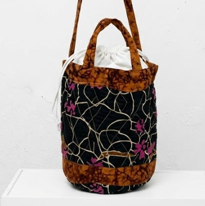 Sari bucket bag