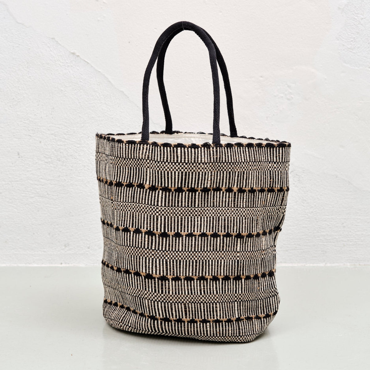 Weekendtaske (sort/hvid jute)