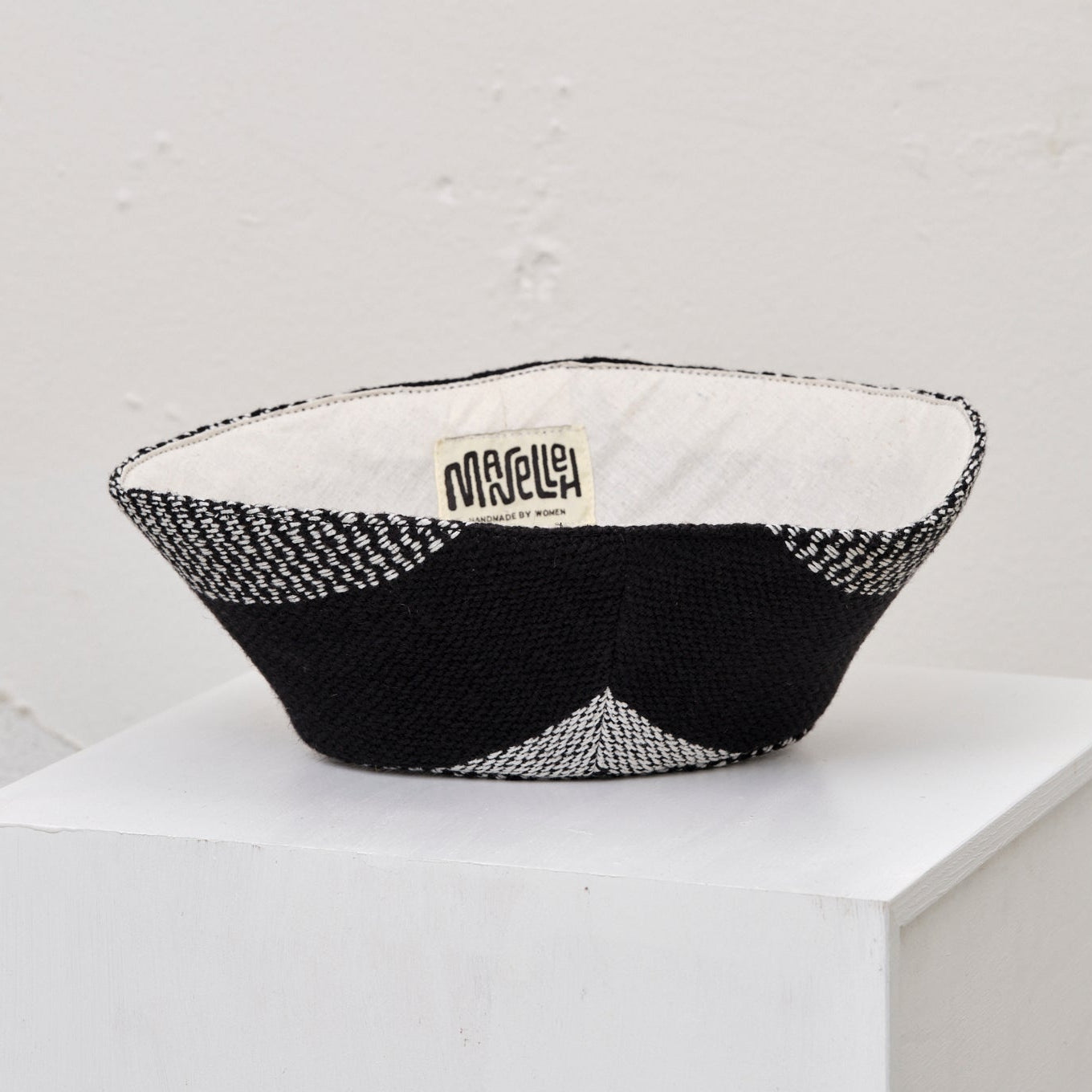 Brødkurv og dækkeservietter