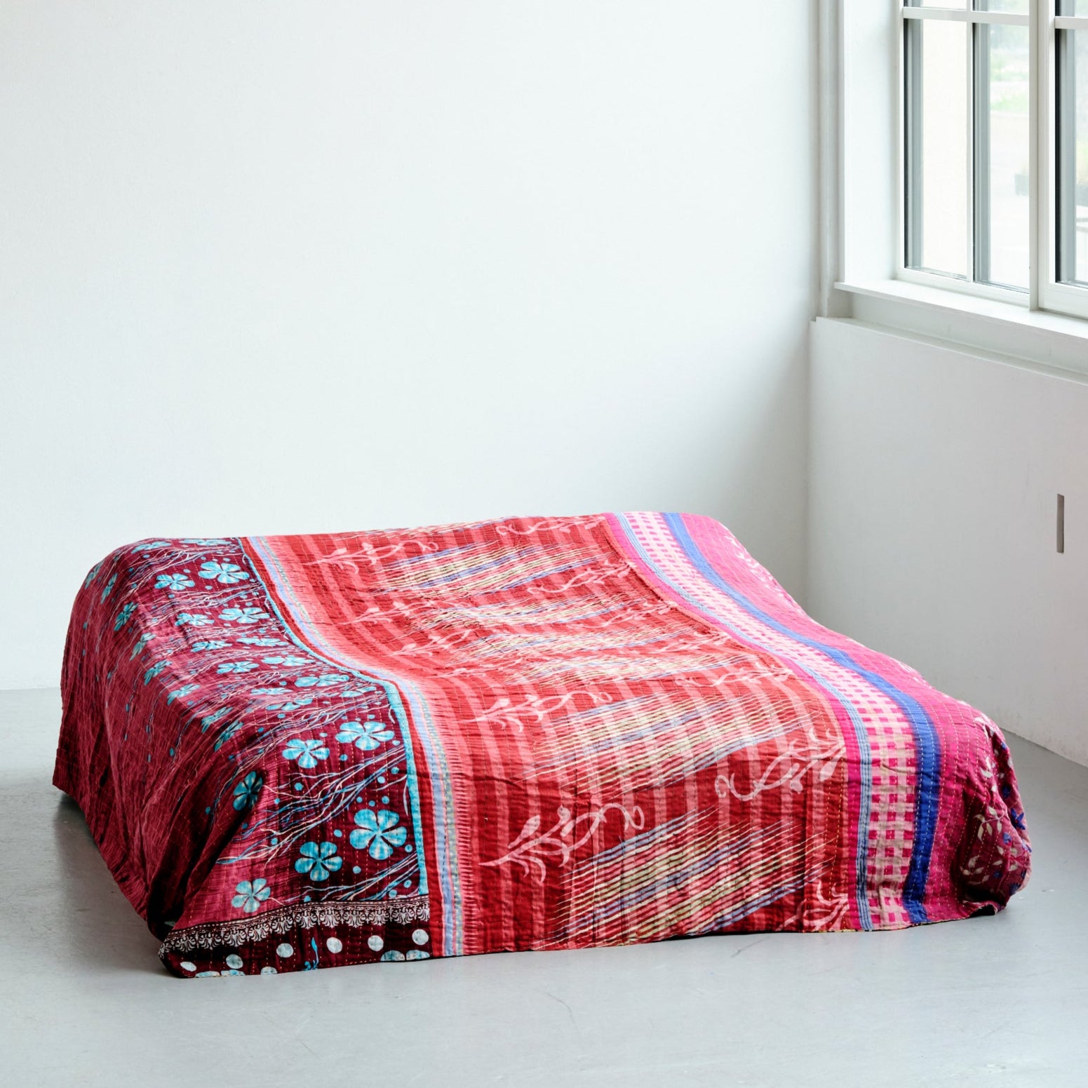 Unika sengetæppe 240 x 260 cm