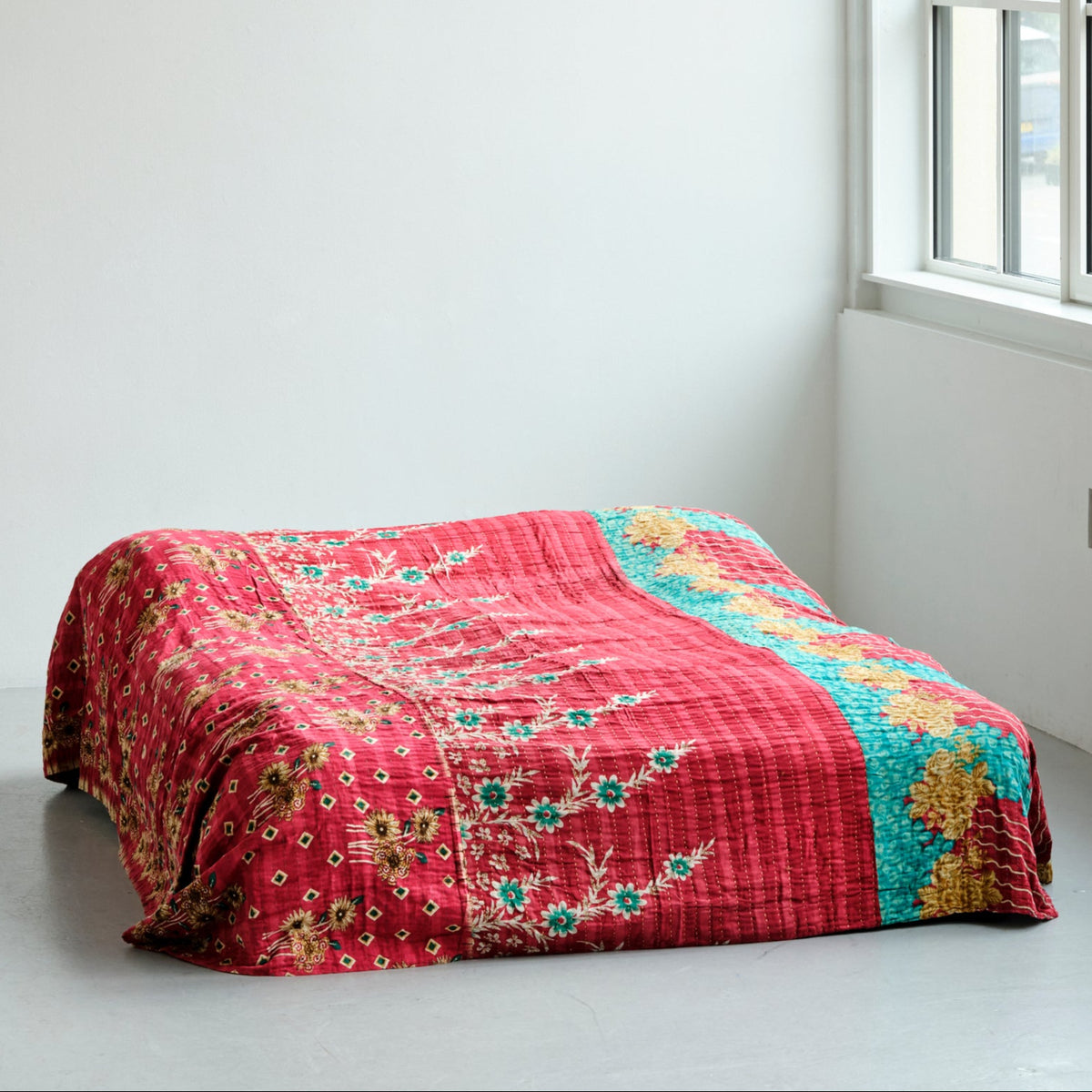 Unika sengetæppe 240 x 260 cm