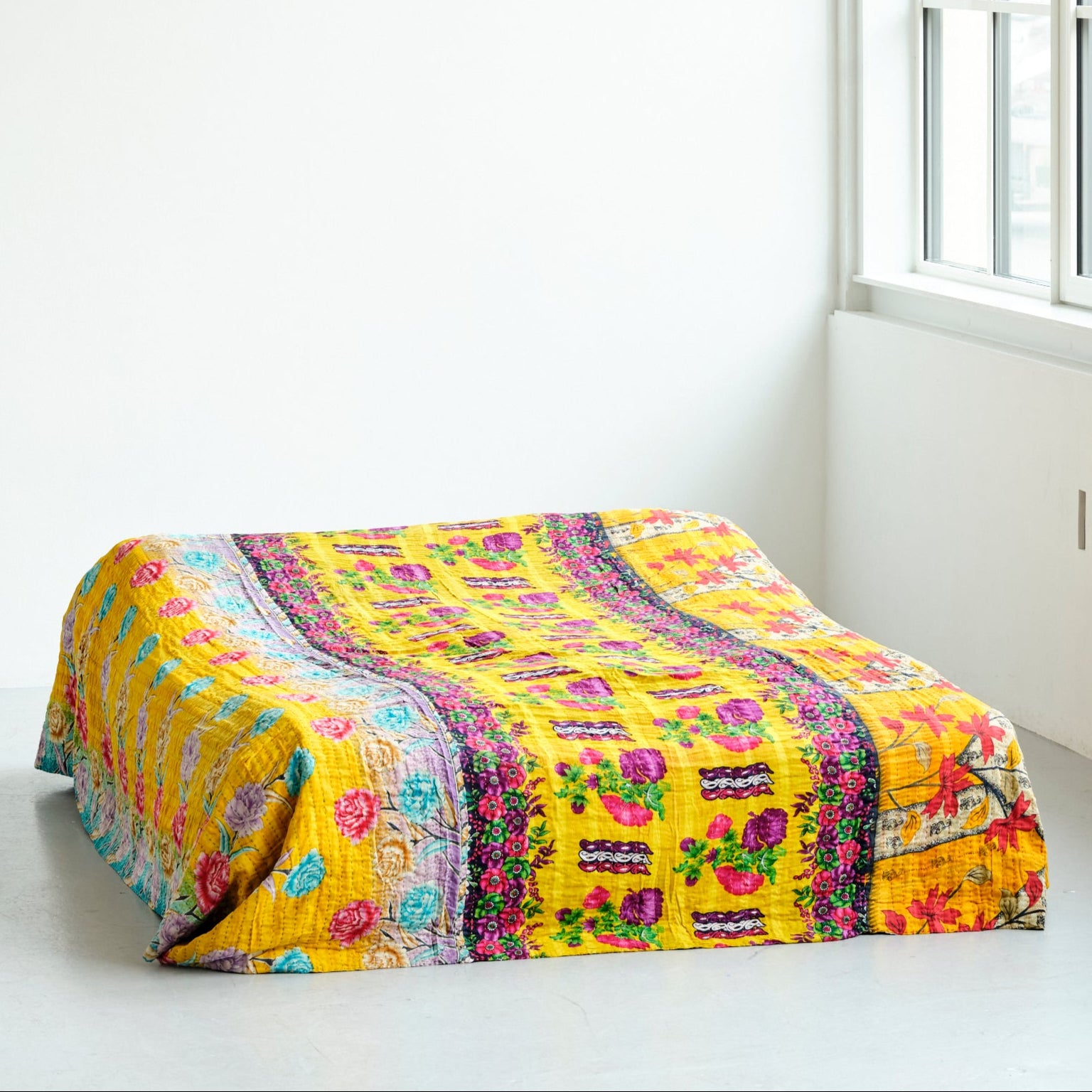 Unika sengetæppe 240 x 260 cm