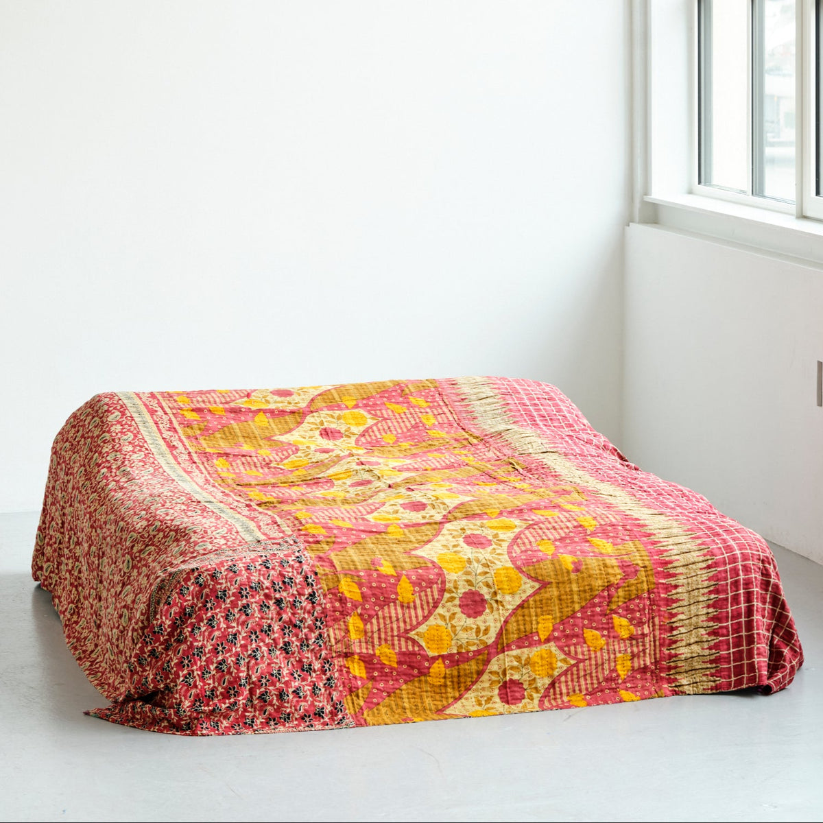 Unika sengetæppe 240 x 260 cm