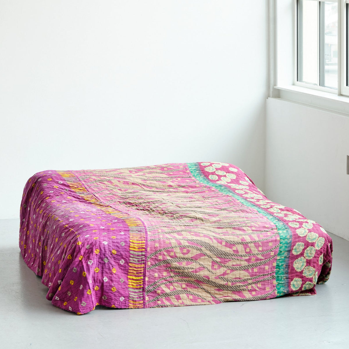 Unika sengetæppe 240 x 260 cm