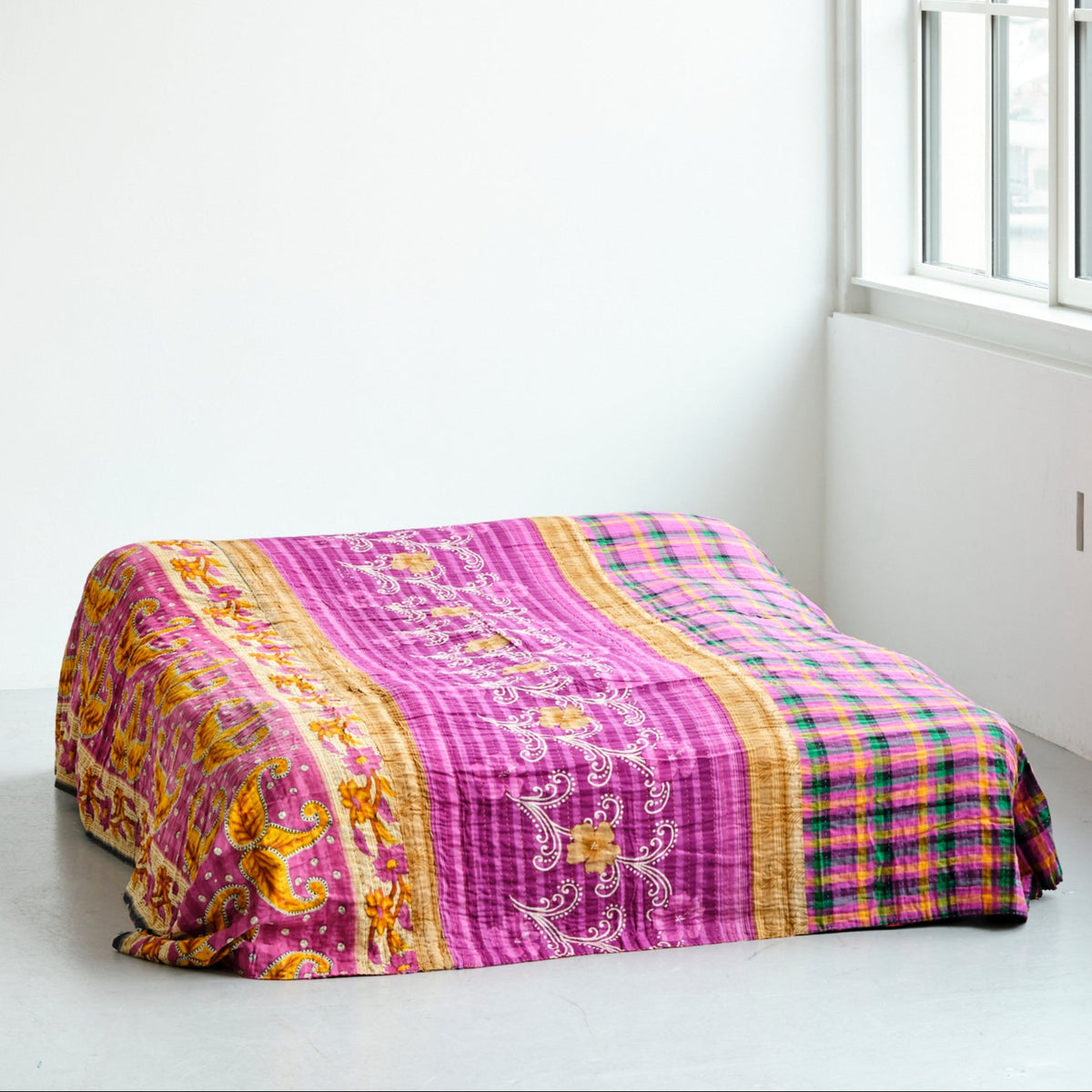 Unika sengetæppe 240 x 260 cm