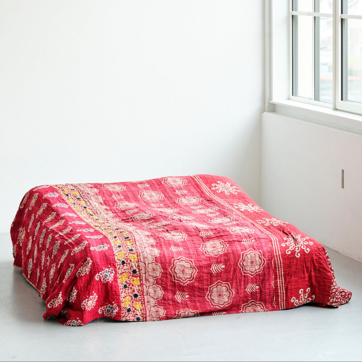 Unika sengetæppe 240 x 260 cm