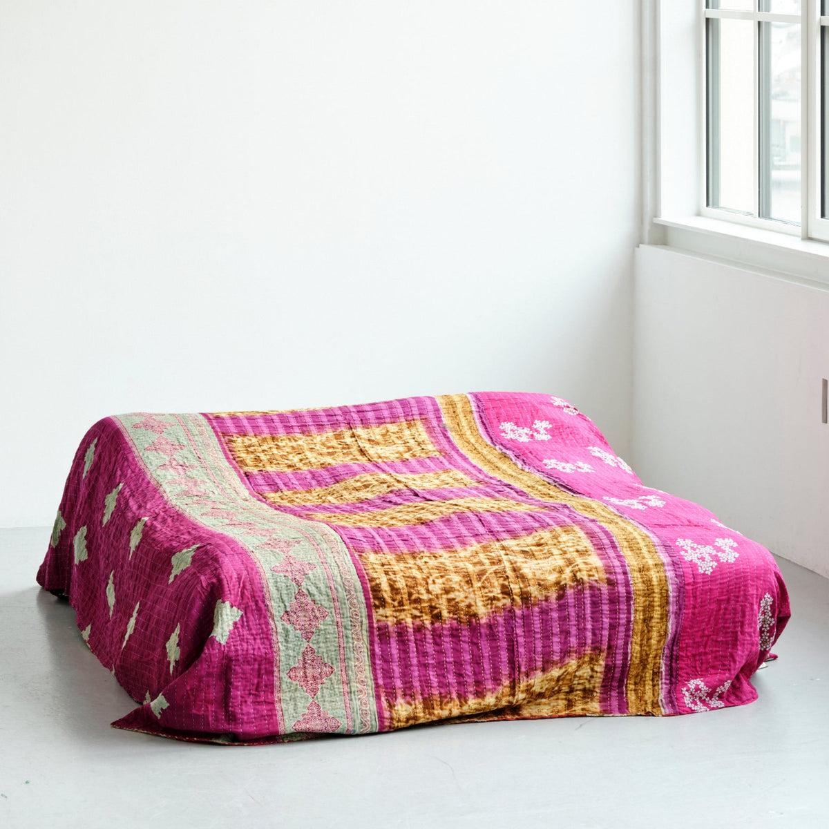 Unika sengetæppe 240 x 260 cm