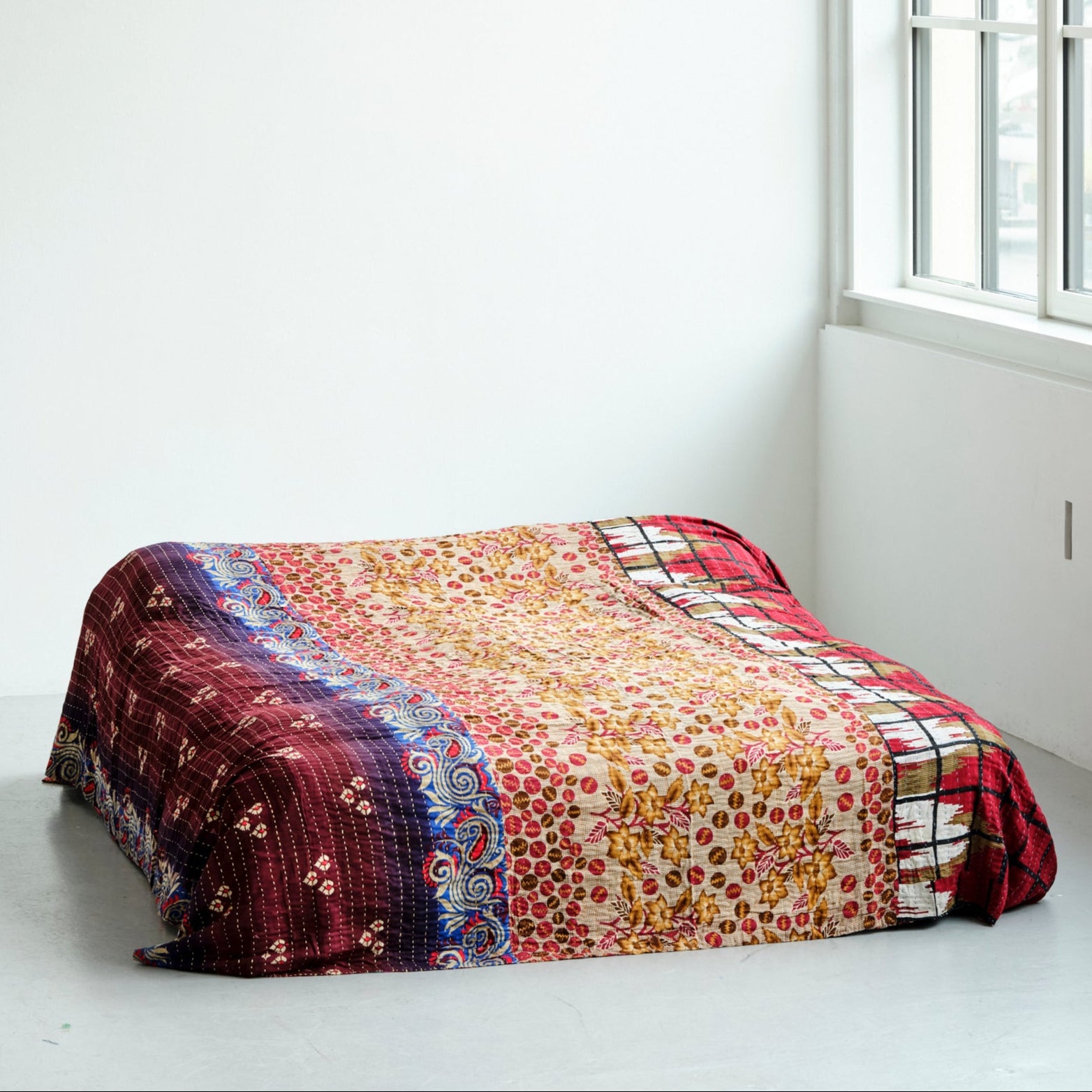 Unika sengetæppe 240 x 260 cm