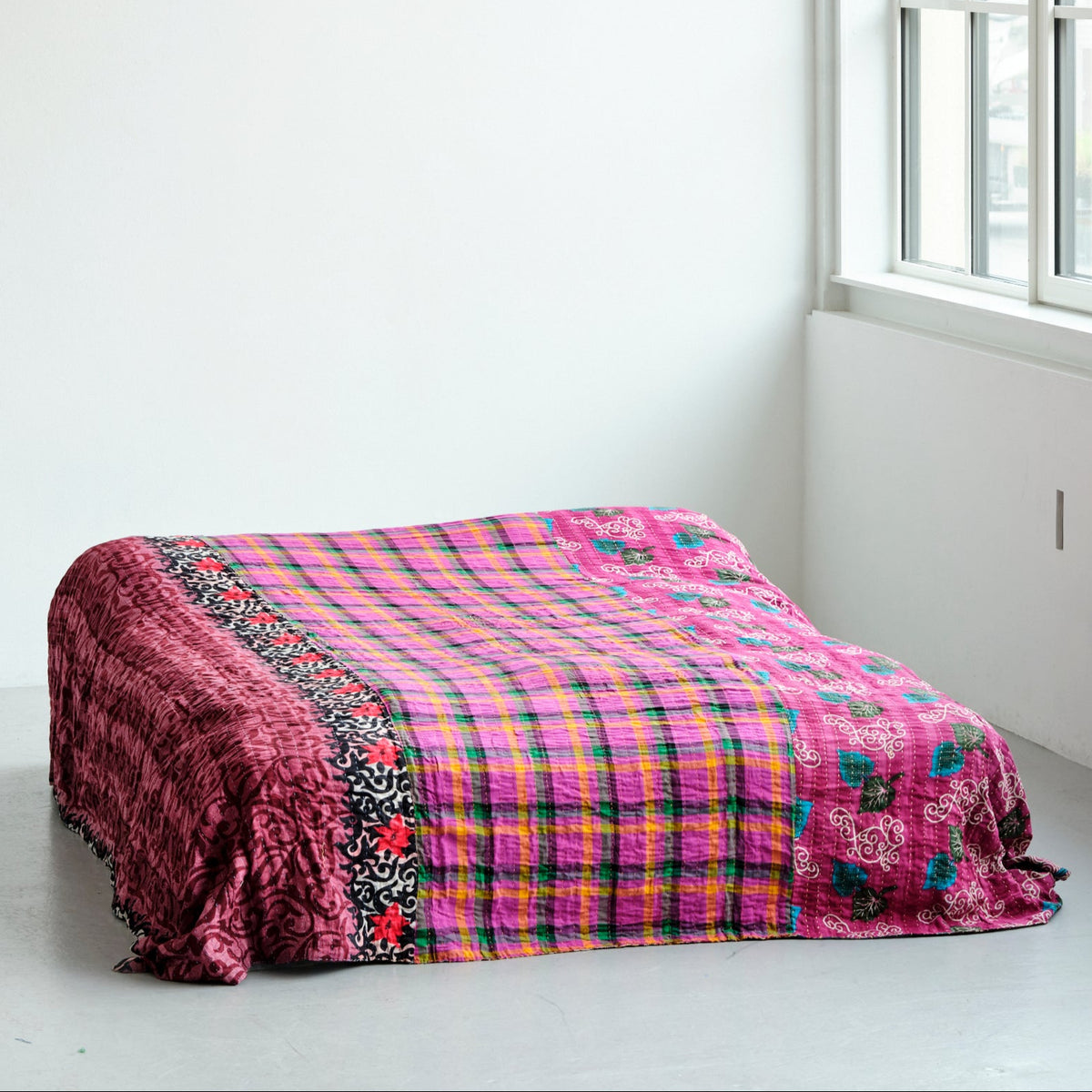 Unika sengetæppe 240 x 260 cm