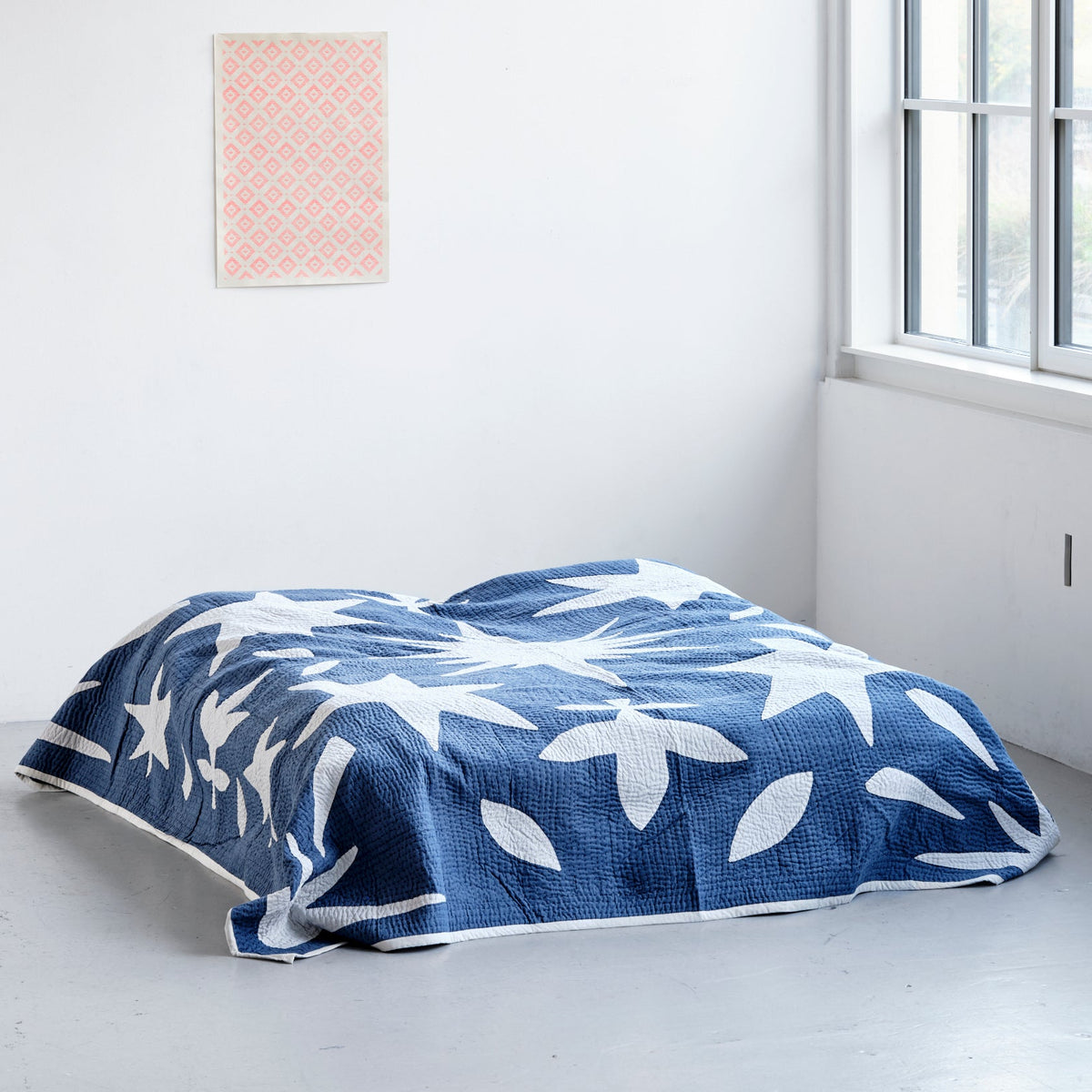 Quiltet sengetæppe 240 x 260 cm (Støvet blå)
