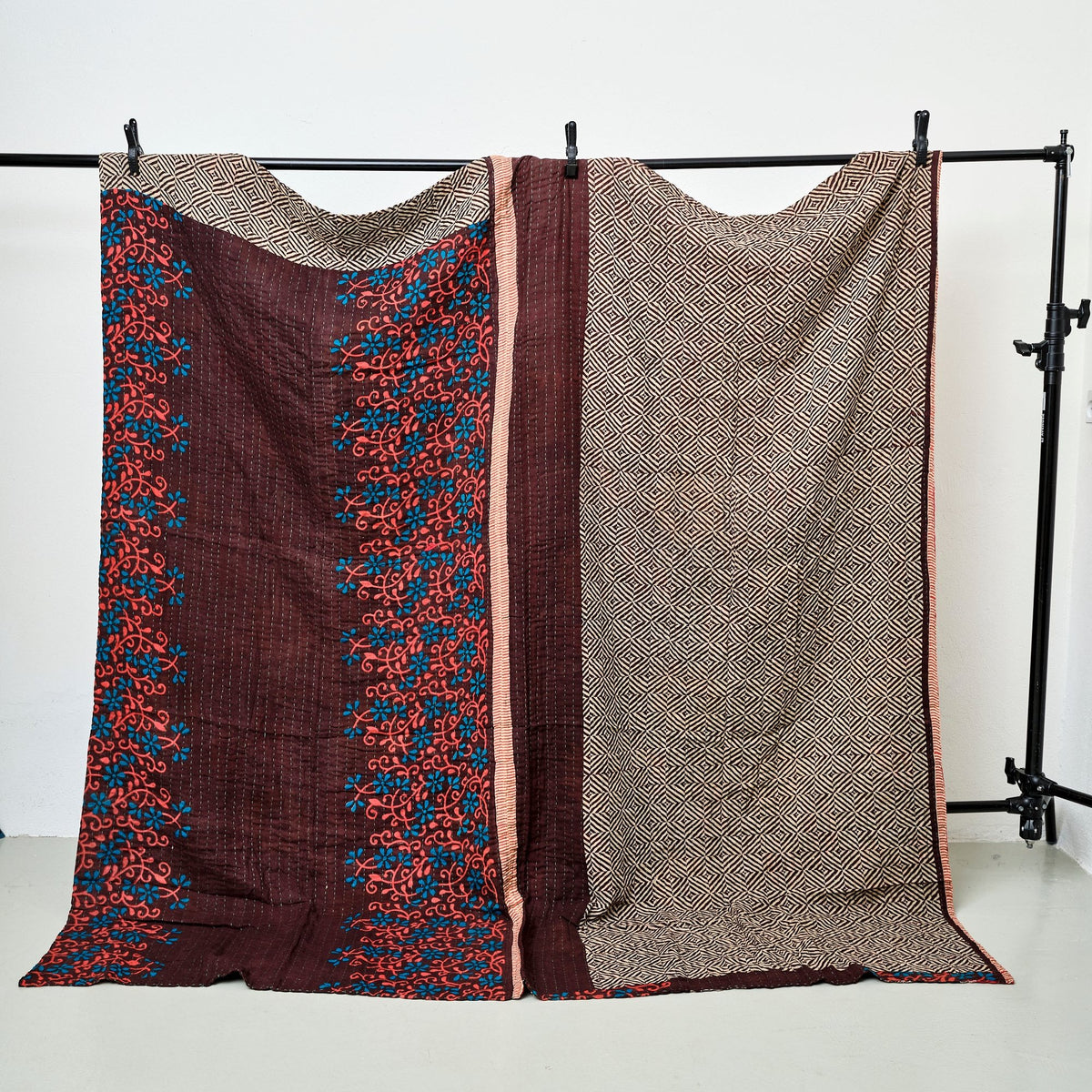 Unika sari kantha tæppe 200 x 200 cm