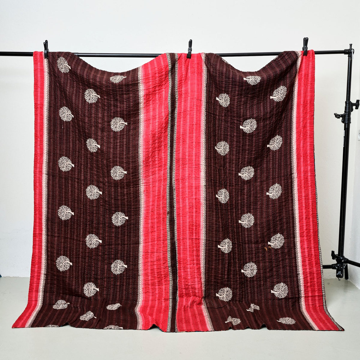 Unika sari kantha tæppe 200 x 200 cm