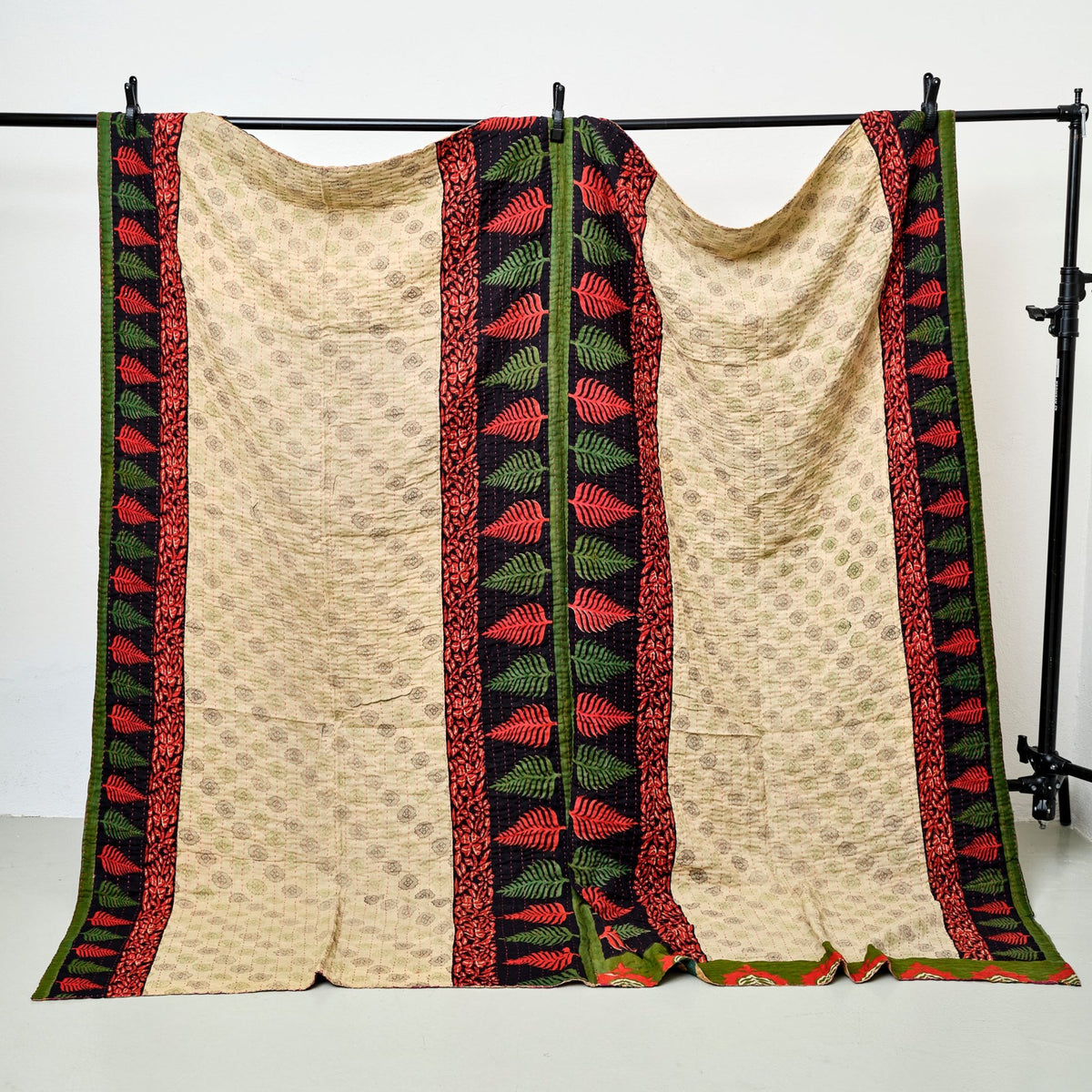 Unika sari kantha tæppe 200 x 200 cm