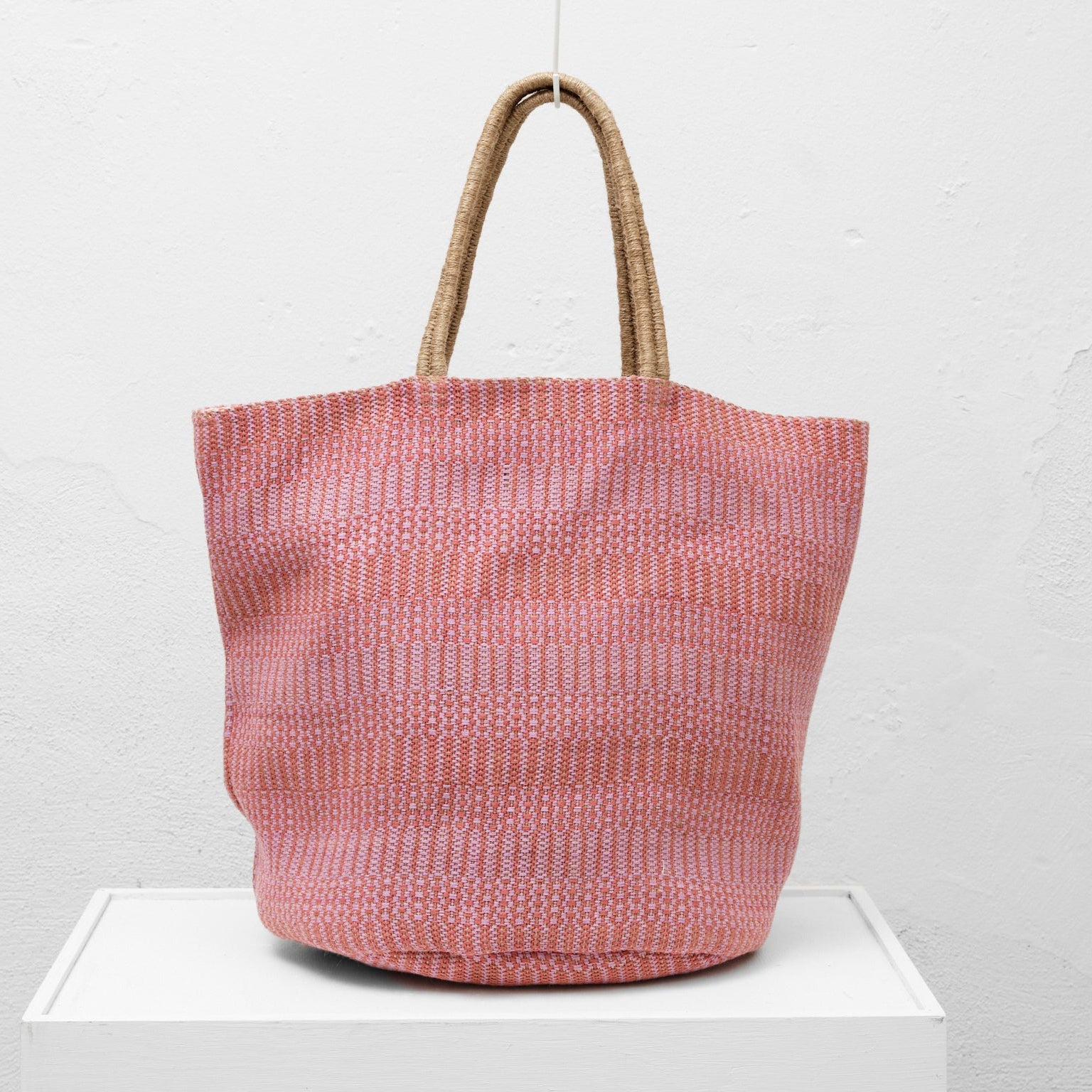 <tc>Weekend bag (brown jute)</tc>