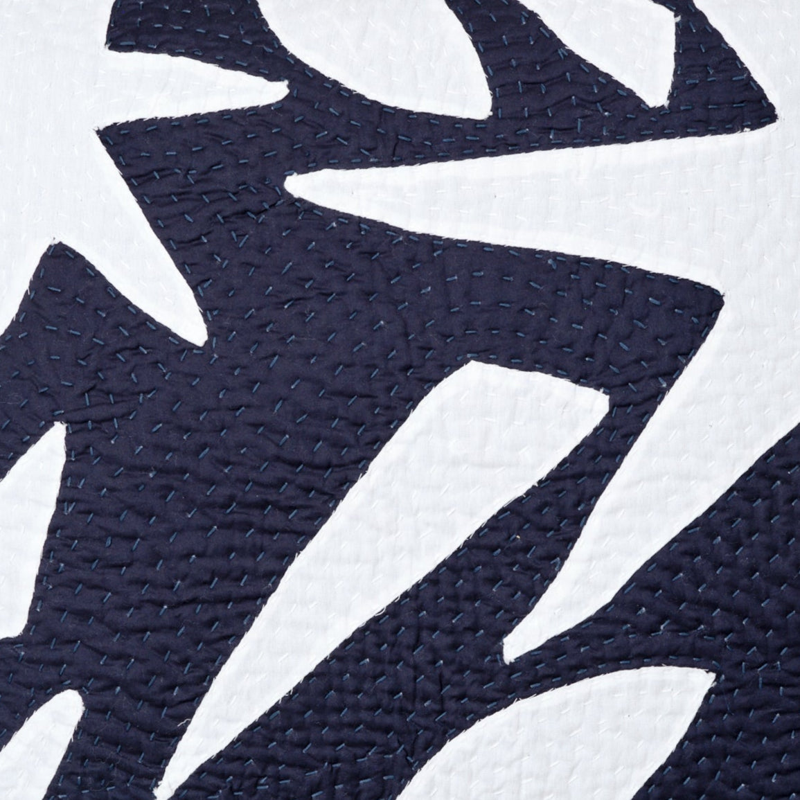 Quiltet pude 60 x 60 (Navy m. stjerner)