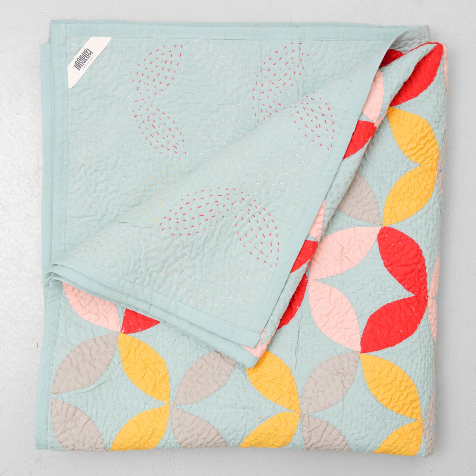 <tc>One-of-a-kind bedspread 240 x 260 cm</tc>