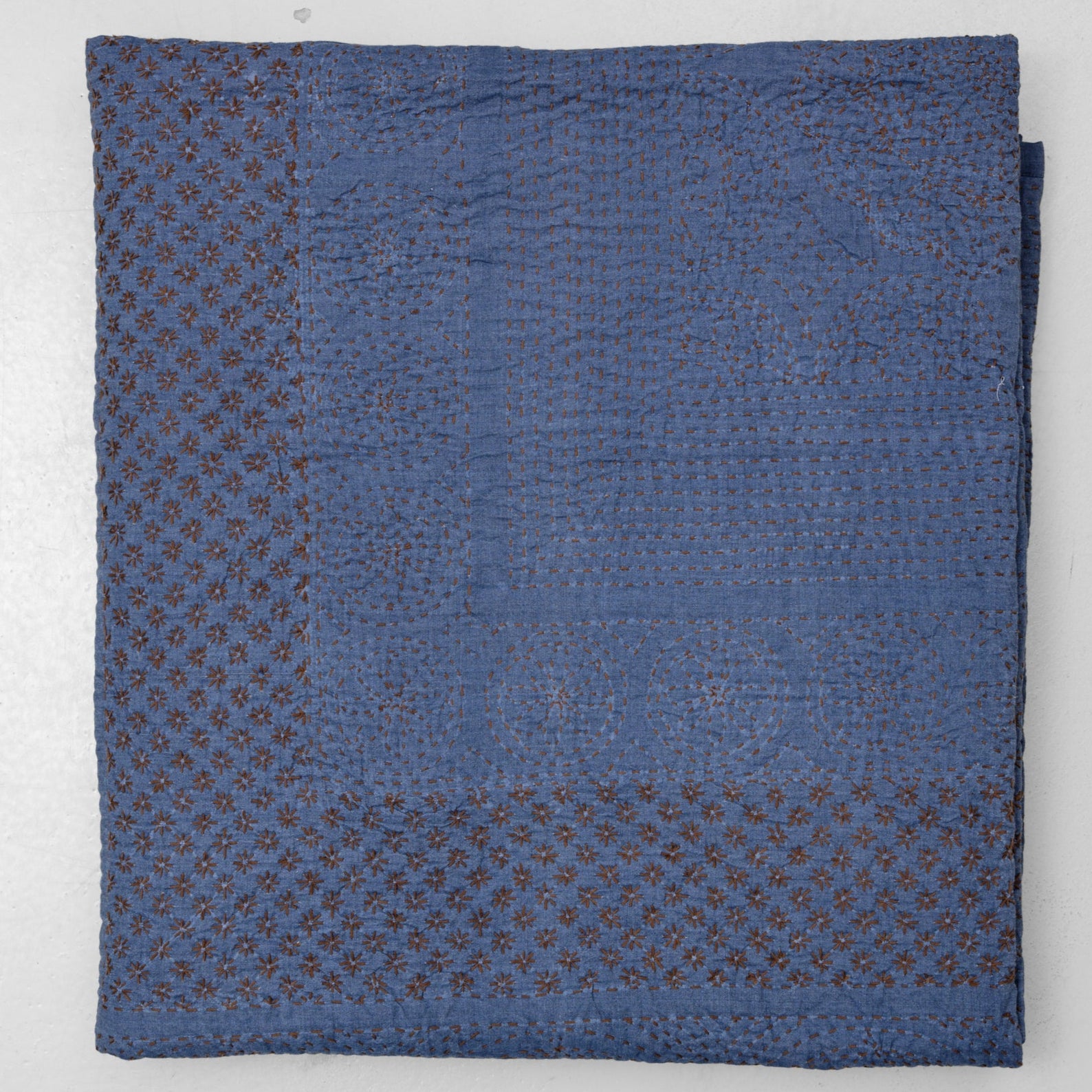 Quiltet sengetæppe 240 x 260 cm (Blå)