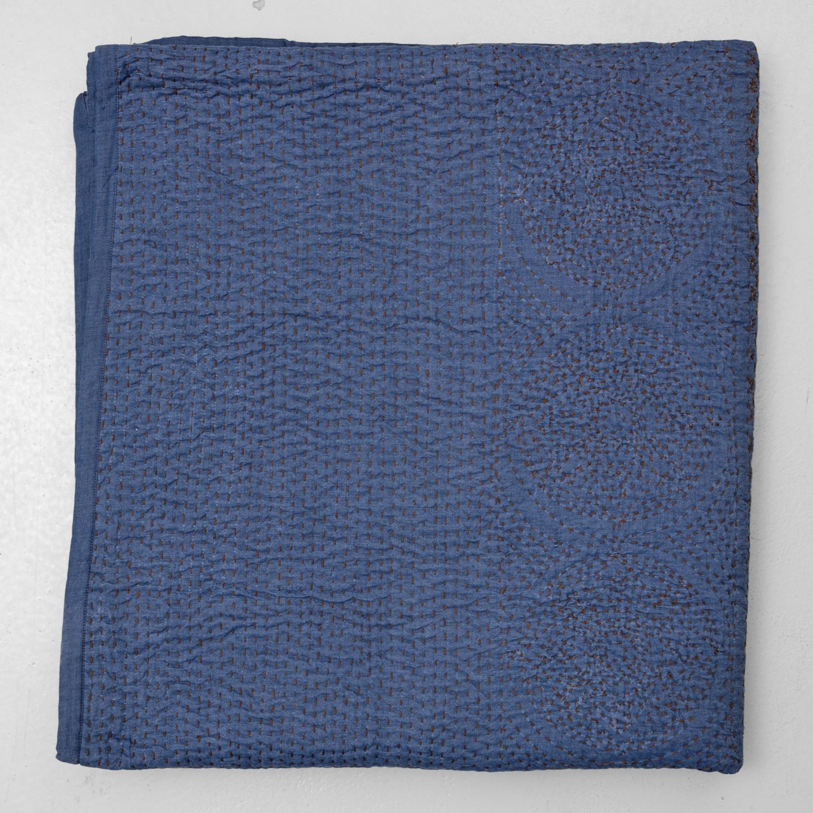 Quiltet sengetæppe 240 x 260 cm (Blå)