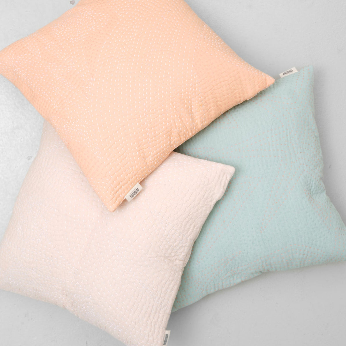 Quiltet pude 60 x 60 (Laksefarvet)