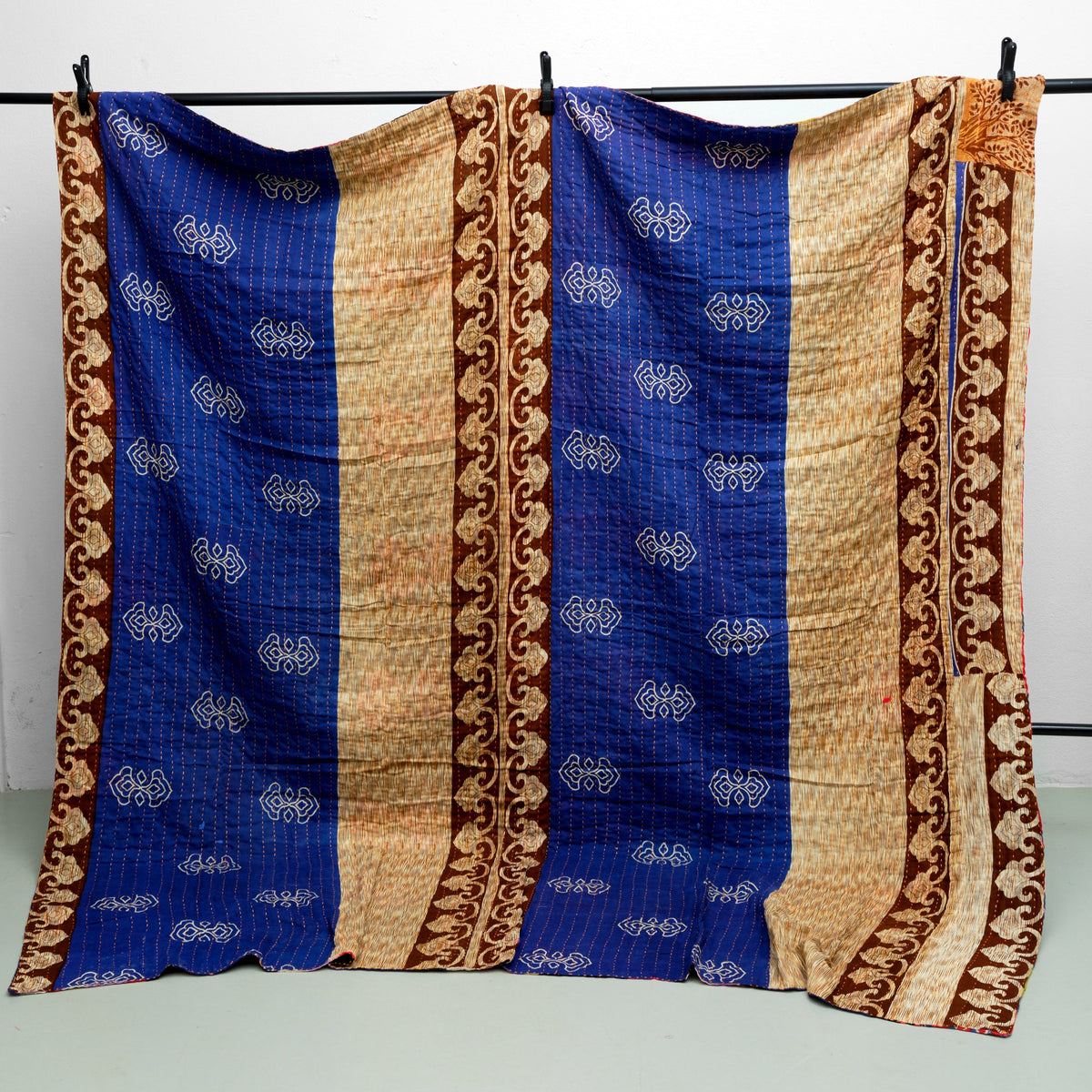 Unika sari kantha tæppe 200 x 200 cm