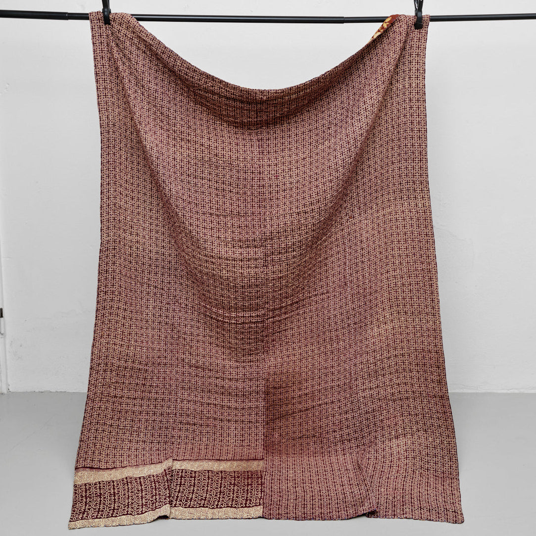 Unika sari kantha tæppe 140 x 200 cm
