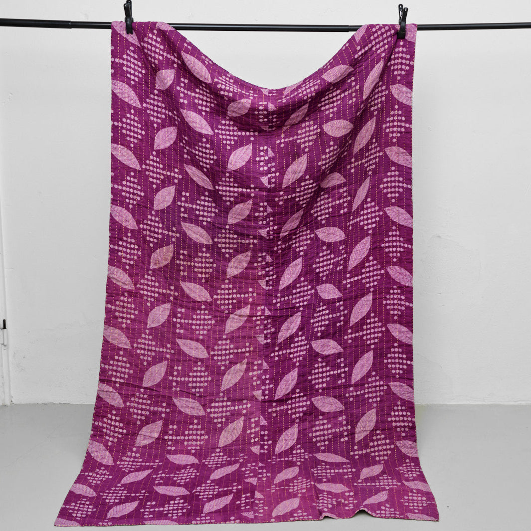 Unika sari kantha tæppe 120 x 200 cm