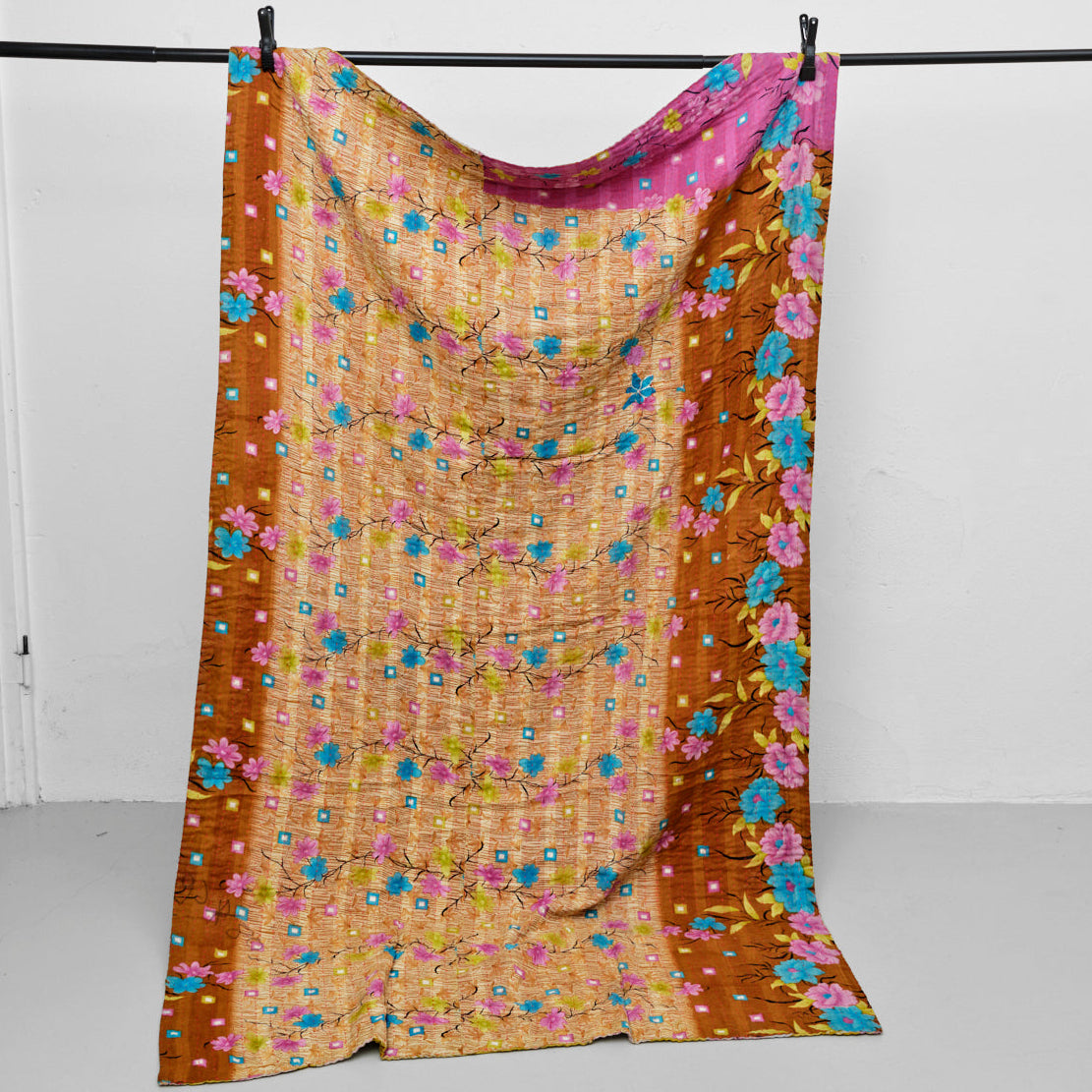 Unika sari kantha tæppe 120 x 200 cm