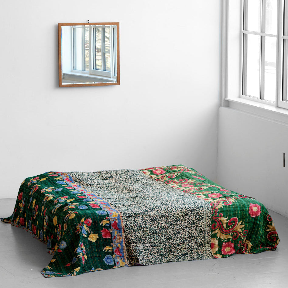 Unika sengetæppe 240 x 260 cm