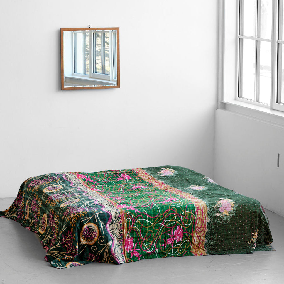 Unika sengetæppe 240 x 260 cm