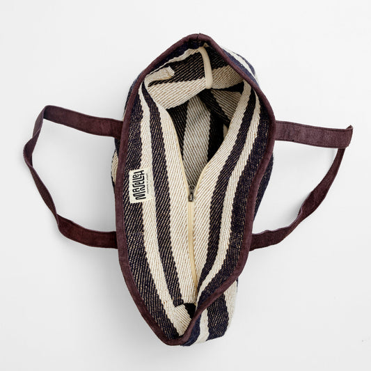 Weekend bag (blue striped with zipper)