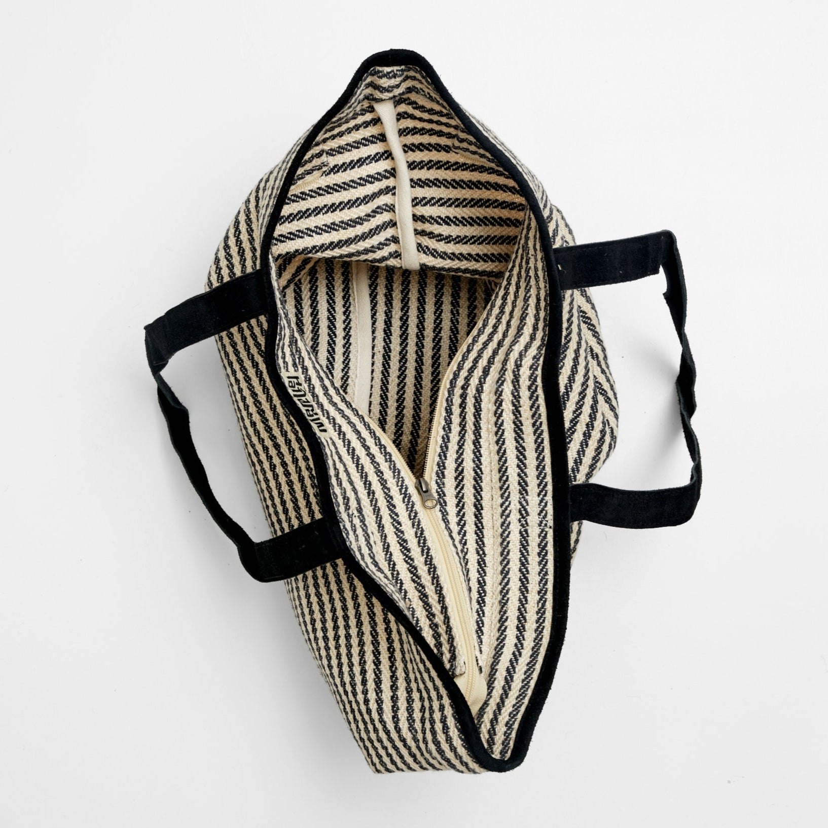 Weekend bag (blue striped with zipper)