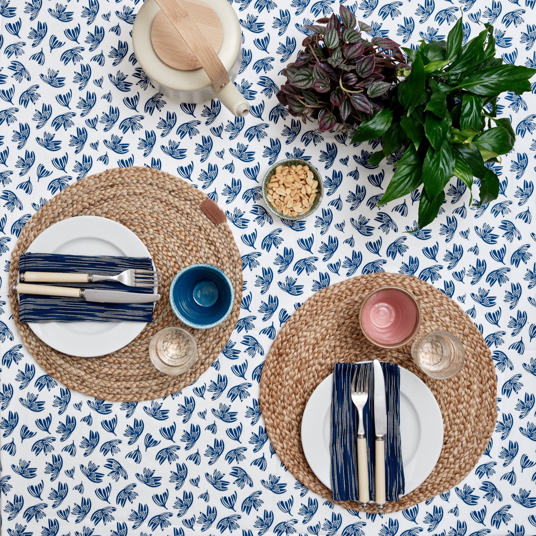 Dug - The golden leaves