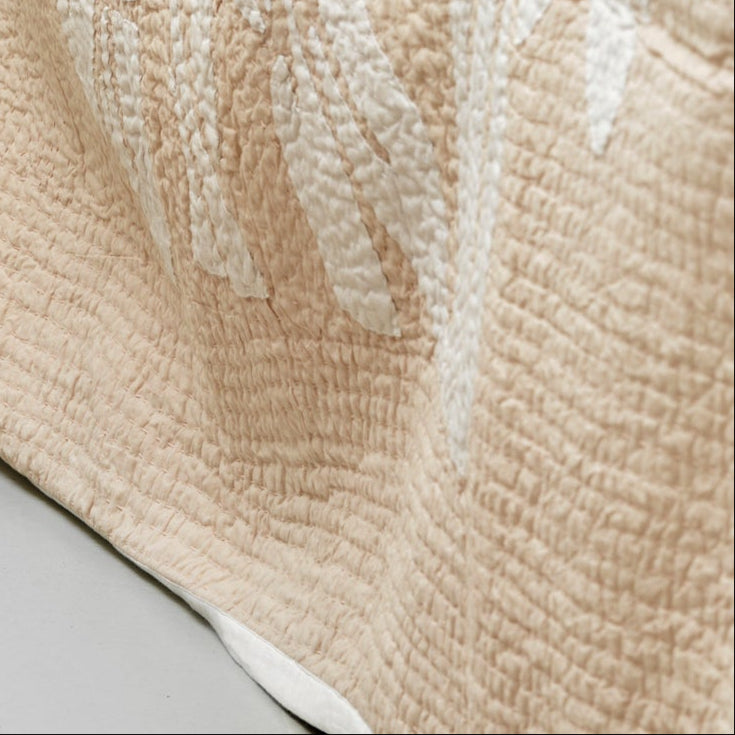 <tc>One-of-a-kind bedspread 240 x 260 cm</tc>