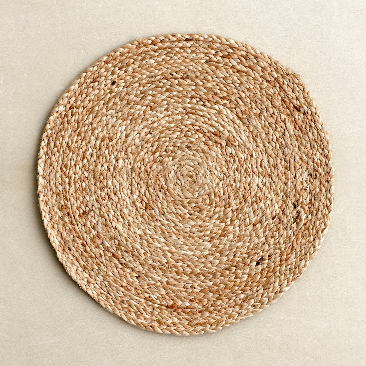 Round jute place mat