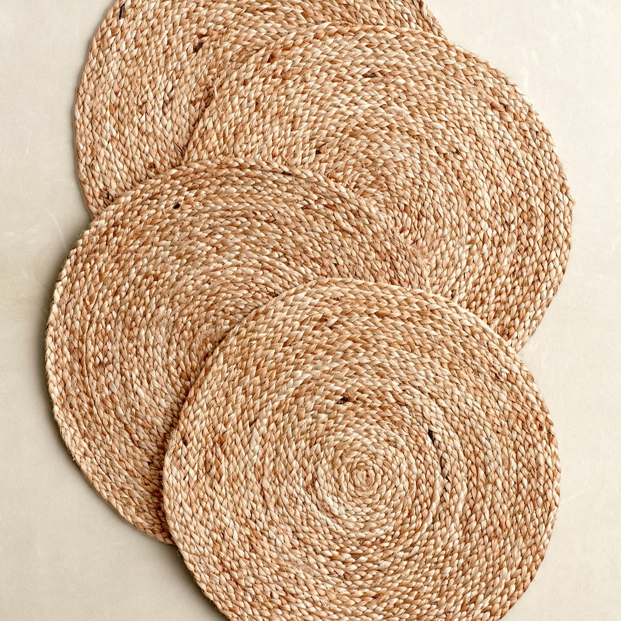 Round jute place mat