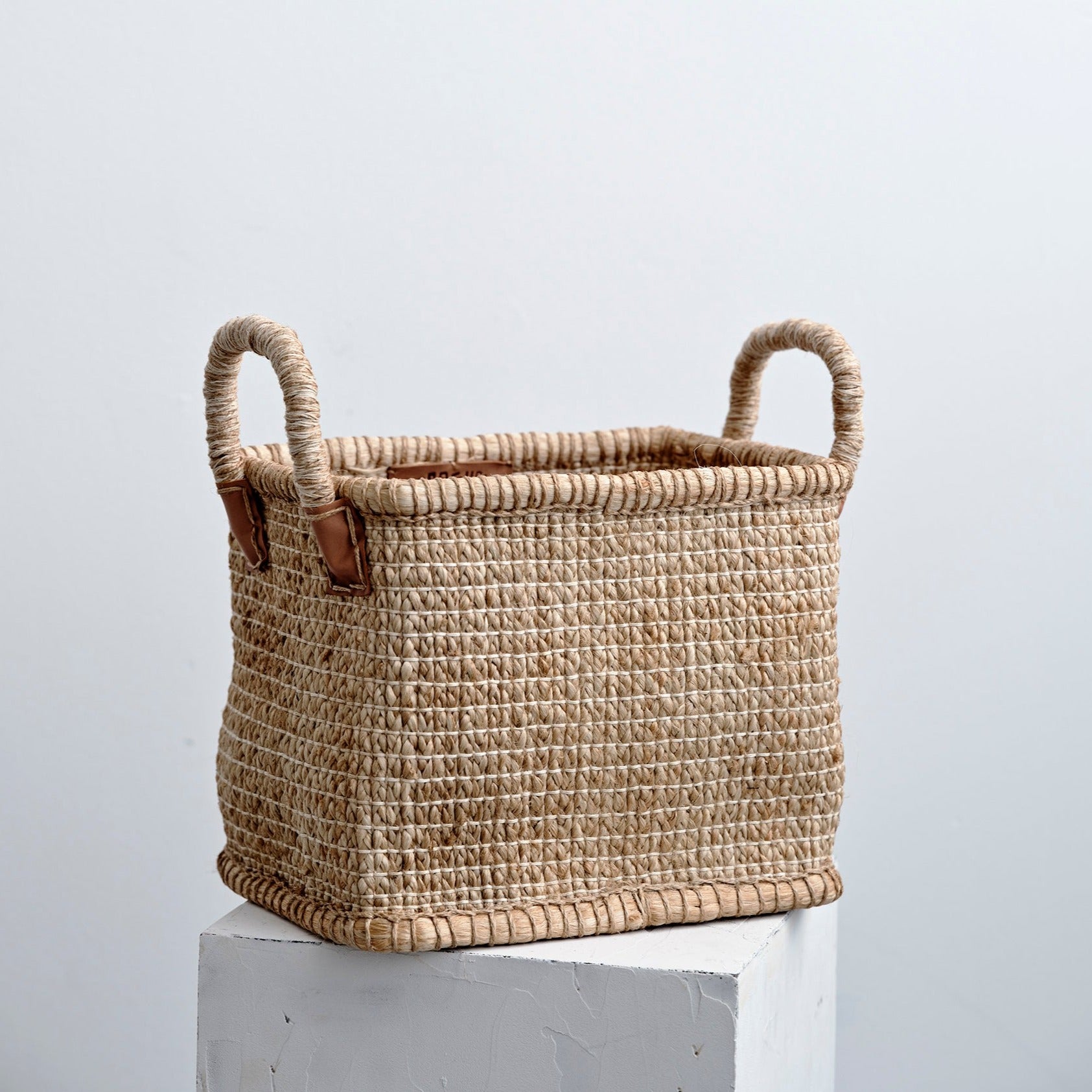 Jute basket (medium)