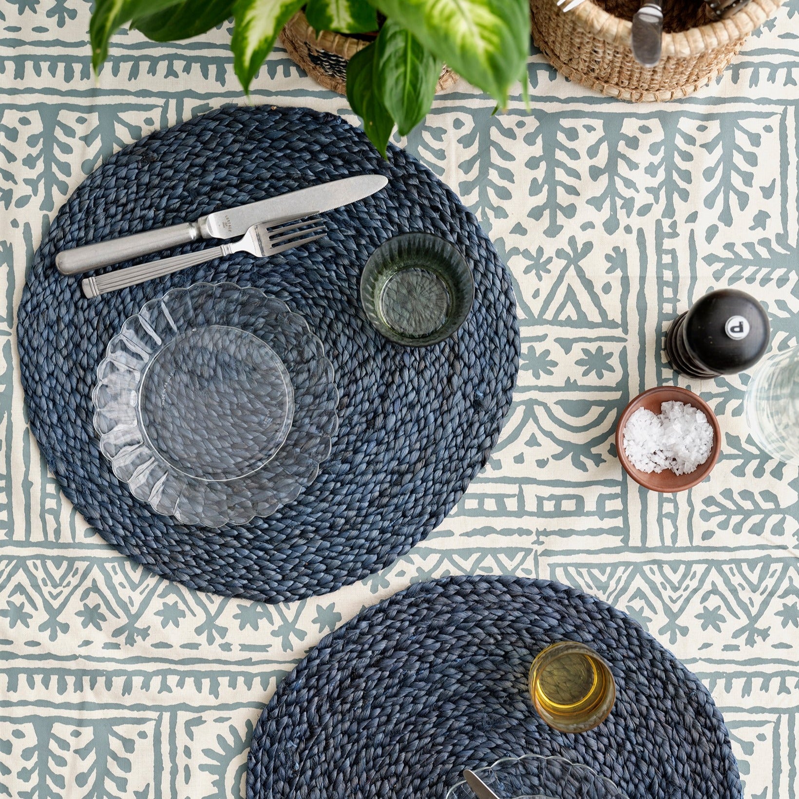 Round place mat (blue)